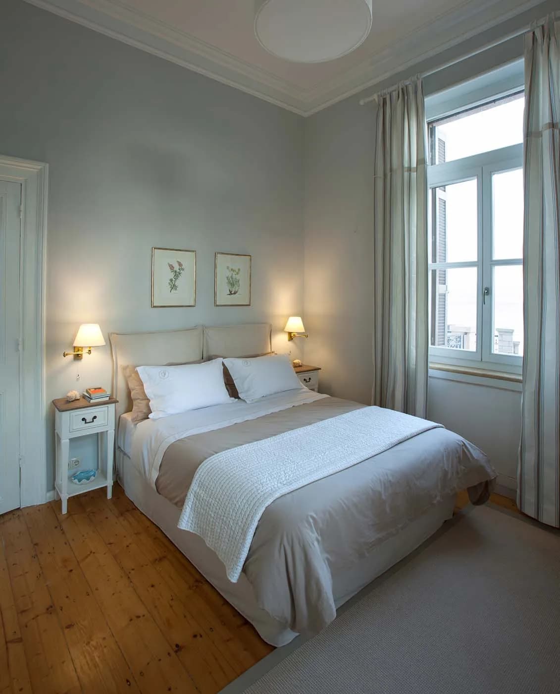 Bedroom 2 — Classic décor